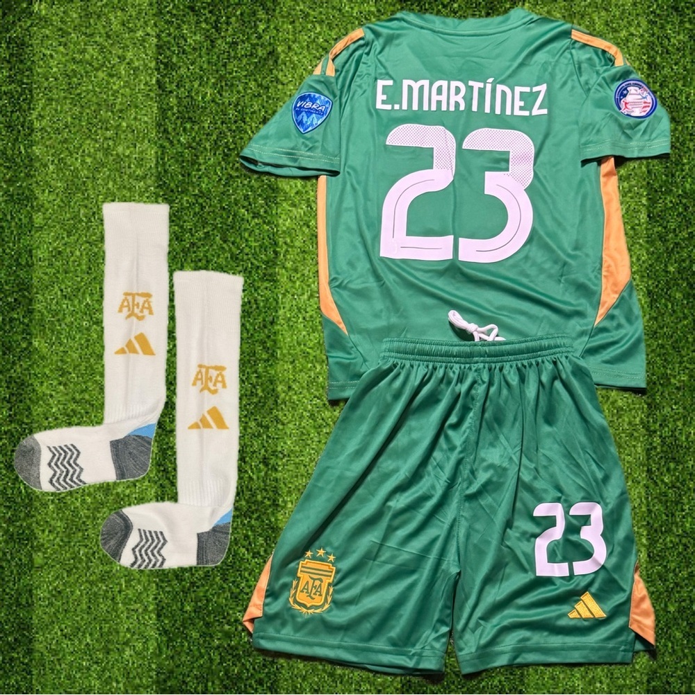 Argentina 2024 Goalkeeper Dibu E.Martinez Copa America champions kids set - Picture 2 of 2